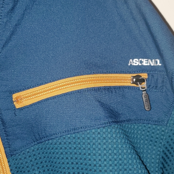 Ascend pullover - Picture 5 of 8